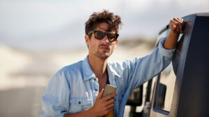 I need a little help out here. A young man phoning for roadside assistance.